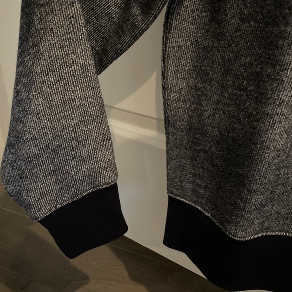 J Crew Long Sleeve Pullover Sweatshirt Size Small - Picture 3 of 7